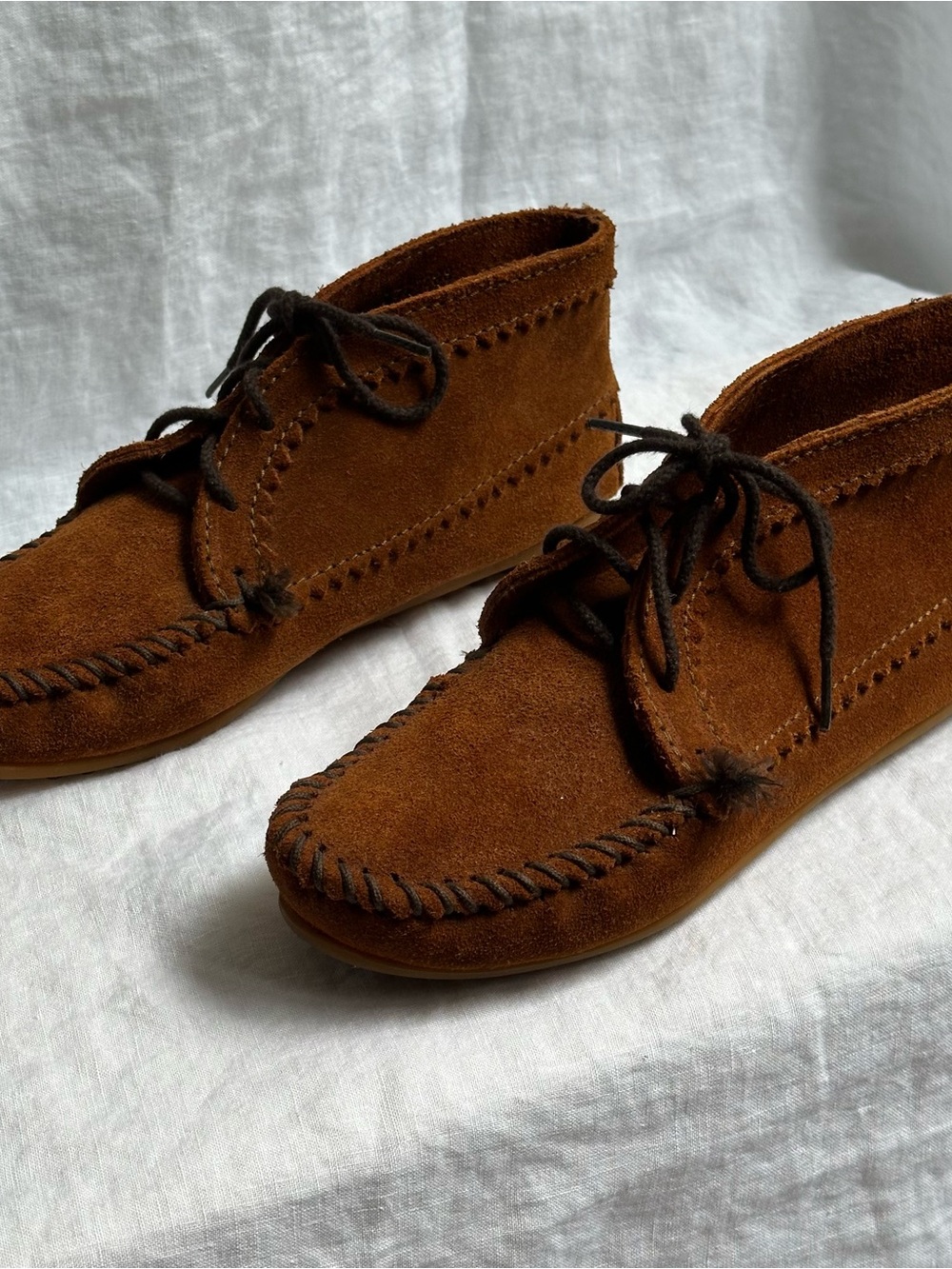 Minnetonka Women’s Brown Suede Moccasin Ankle Boots